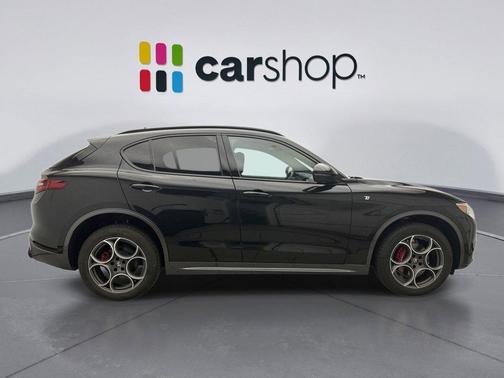 Vulcano Black Metallic 2022 Alfa Romeo Stelvio Ti