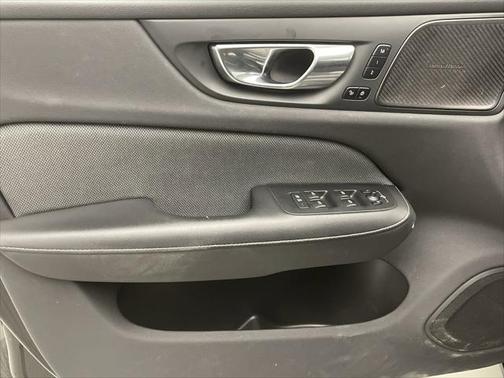 2024 Volvo S60 B5 Plus Black Edition