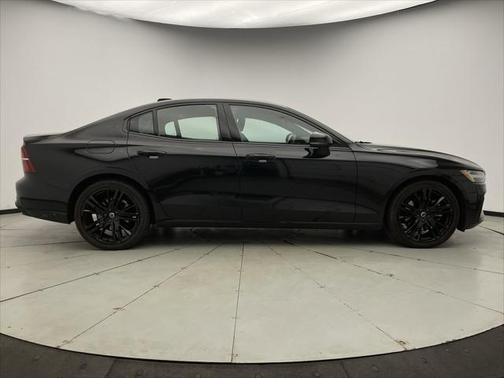 2024 Volvo S60 B5 Plus Black Edition
