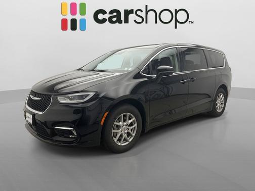 Diamond Black Crystal Pearlcoat 2024 Chrysler Pacifica Touring L