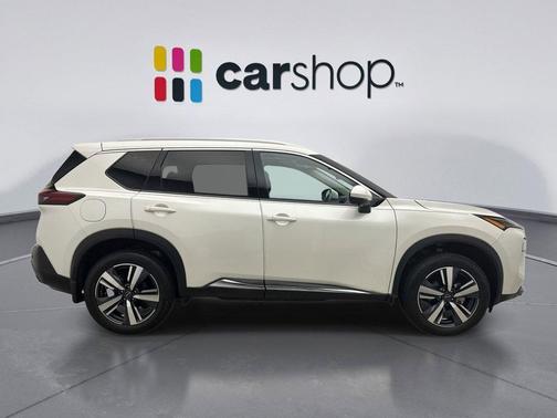 Pearl White Tricoat 2023 Nissan Rogue SL