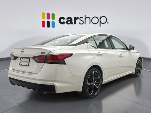 Pearl White Tricoat 2023 Nissan Altima SR FWD
