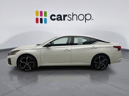 Pearl White Tricoat 2023 Nissan Altima SR FWD