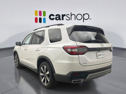 2023 Honda Pilot Touring 8-Passenger