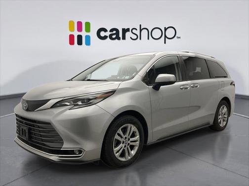 2022 Toyota Sienna Platinum 7 Passenger