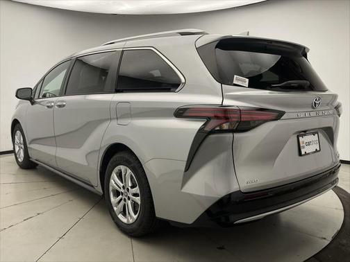 2022 Toyota Sienna Platinum 7 Passenger