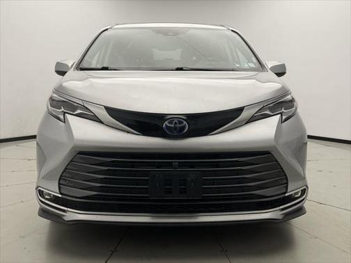 2022 Toyota Sienna Platinum 7 Passenger