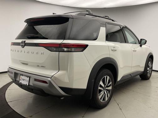 2024 Nissan Pathfinder SL 4WD