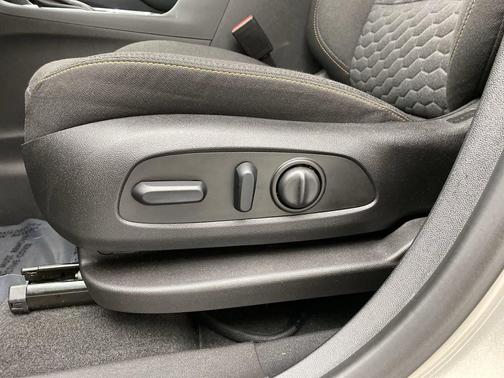 Pepperdust Metallic 2018 Chevrolet Equinox LT