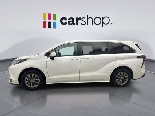 2024 Toyota Sienna LE