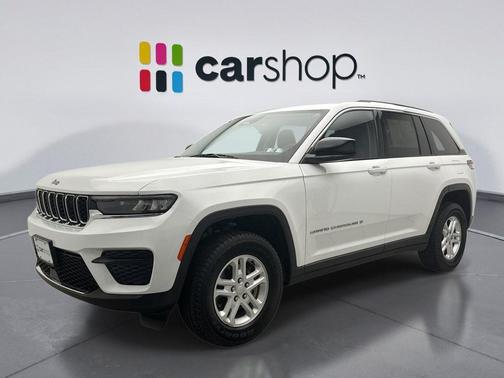Bright White Clearcoat 2023 Jeep Grand Cherokee Laredo