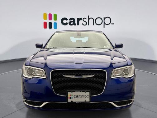 2018 Chrysler 300 Touring