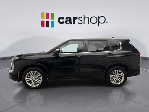 Labrador Black 2022 Mitsubishi Outlander ES 2.5 S-AWC