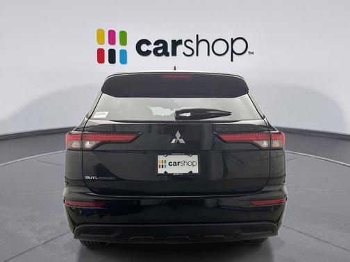 Labrador Black 2022 Mitsubishi Outlander ES 2.5 S-AWC