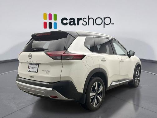 Pearl White Tricoat/Super Black 2023 Nissan Rogue Platinum