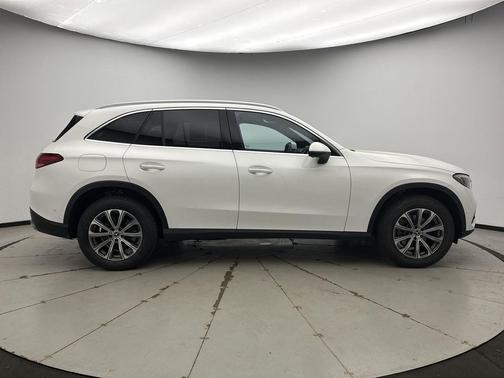 Polar White 2024 Mercedes-Benz GLC 300 4MATIC