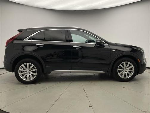2022 Cadillac XT4 Premium Luxury