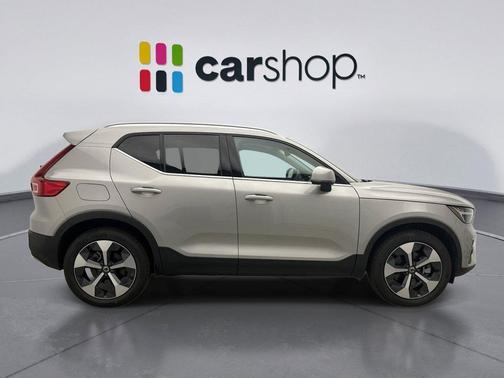 Vapour Gray 2025 Volvo XC40 B5 Plus Bright Theme