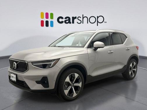Vapour Gray 2025 Volvo XC40 B5 Plus Bright Theme