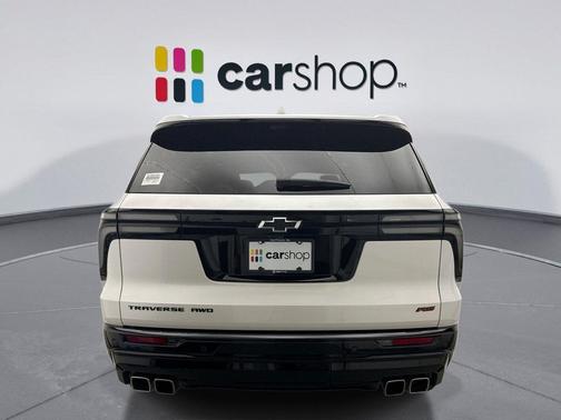 Iridescent Pearl Tricoat 2024 Chevrolet Traverse RS