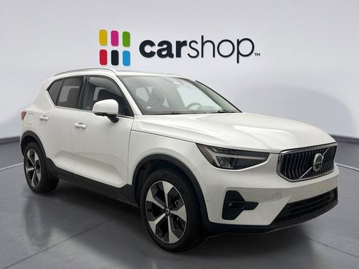 Crystal White 2025 Volvo XC40 B5 Plus Bright Theme