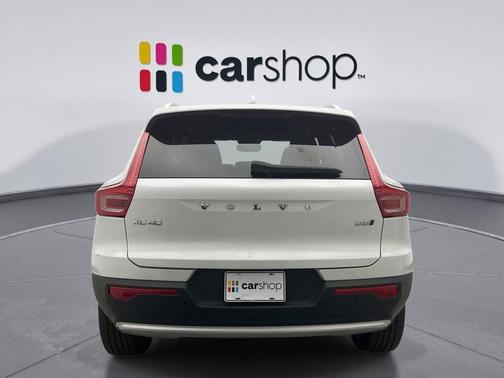Crystal White 2025 Volvo XC40 B5 Plus Bright Theme