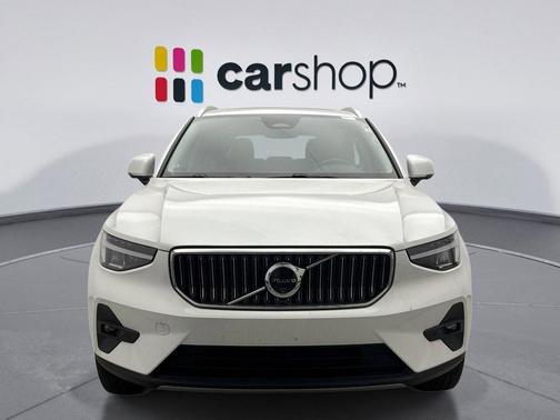 Crystal White 2025 Volvo XC40 B5 Plus Bright Theme