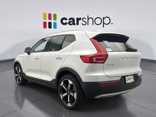 2021 Volvo XC40 T5 Momentum