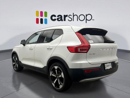 2021 Volvo XC40 T5 Momentum