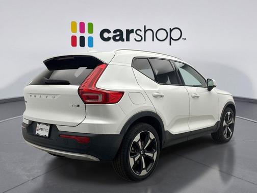 2021 Volvo XC40 T5 Momentum