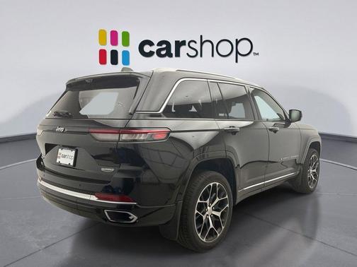 Diamond Black Crystal Pearlcoat 2022 Jeep Grand Cherokee Summit