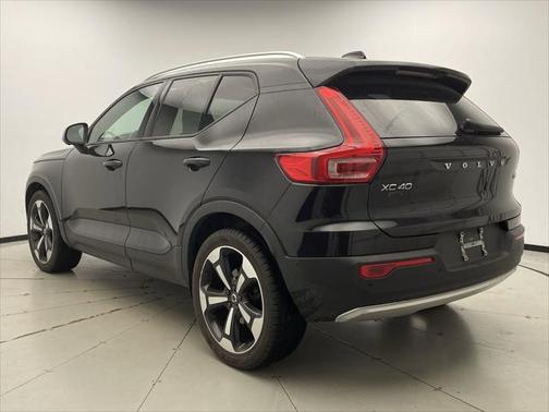 2019 Volvo XC40 T5 Momentum