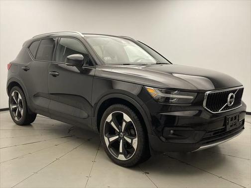 2019 Volvo XC40 T5 Momentum