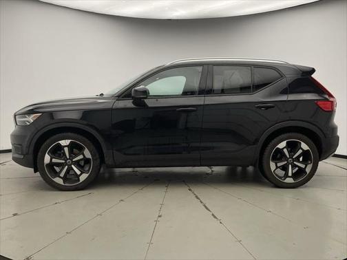2019 Volvo XC40 T5 Momentum