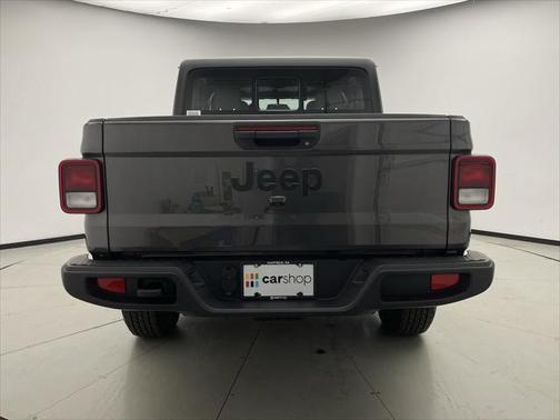 Granite Crystal Metallic Clearcoat 2022 Jeep Gladiator Sport