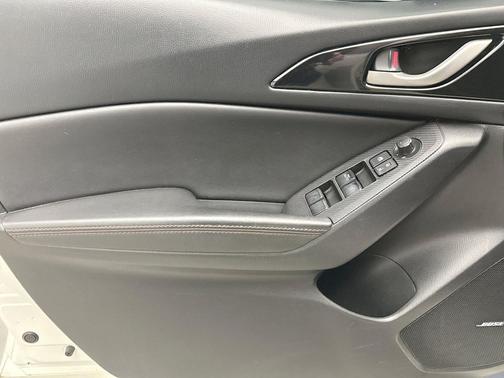 2016 Mazda Mazda3 i Grand Touring