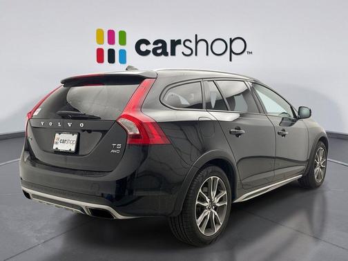 Onyx Black Metallic 2016 Volvo V60 Cross Country T5