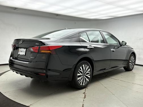 Super Black 2023 Nissan Altima 2.5 SV