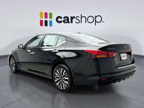 Super Black 2023 Nissan Altima 2.5 SV