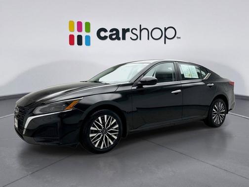 Super Black 2023 Nissan Altima 2.5 SV