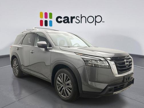 2023 Nissan Pathfinder SL 4WD