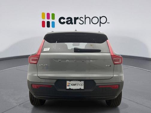 2025 Volvo XC40 B5 Plus Dark Theme