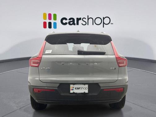 2025 Volvo XC40 B5 Plus Dark Theme