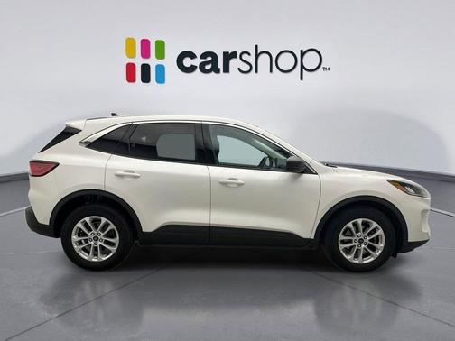 STAR WHITE METALLIC TRI-COAT 2022 Ford Escape SE