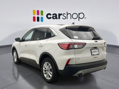 STAR WHITE METALLIC TRI-COAT 2022 Ford Escape SE