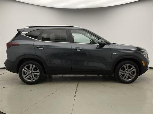 2022 Kia Seltos S