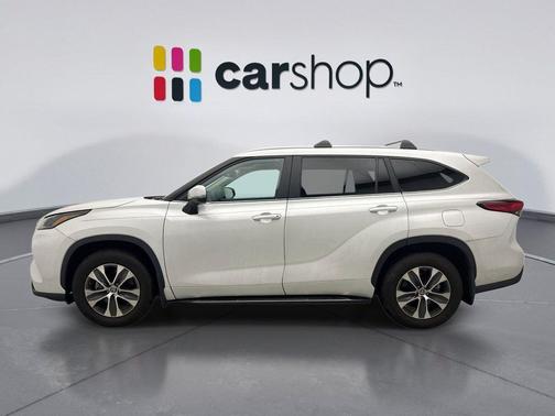 Wind Chill Pearl 2023 Toyota Highlander XLE