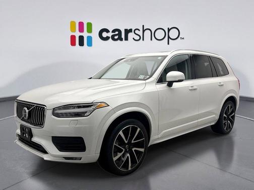 2022 Volvo XC90 T6 Momentum
