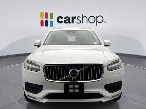 2022 Volvo XC90 T6 Momentum