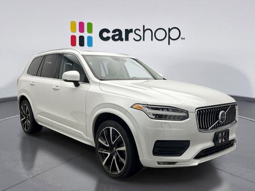 2022 Volvo XC90 T6 Momentum